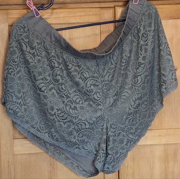 EUC Cacique Gray Lace Sleep Set - Picture 4 of 8